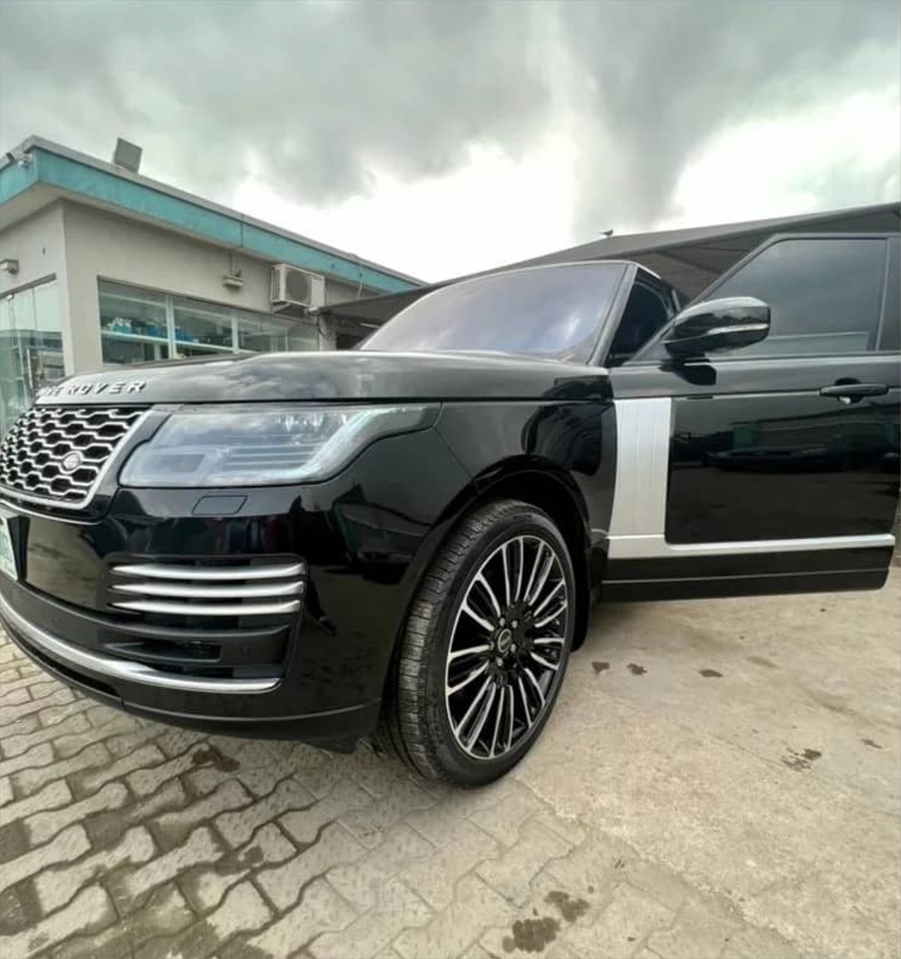 The 2014 Land Rover Range Rover Vogue: Luxury and Capability Combined